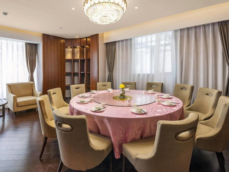 Phoenix Valley Holiday Hotel Джухай Екстериор снимка